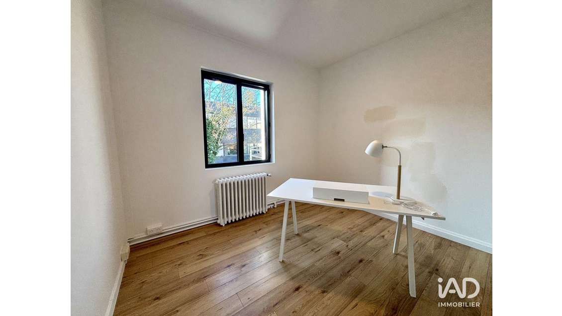 Bureau à Champagne-Au-Mont-d'Or