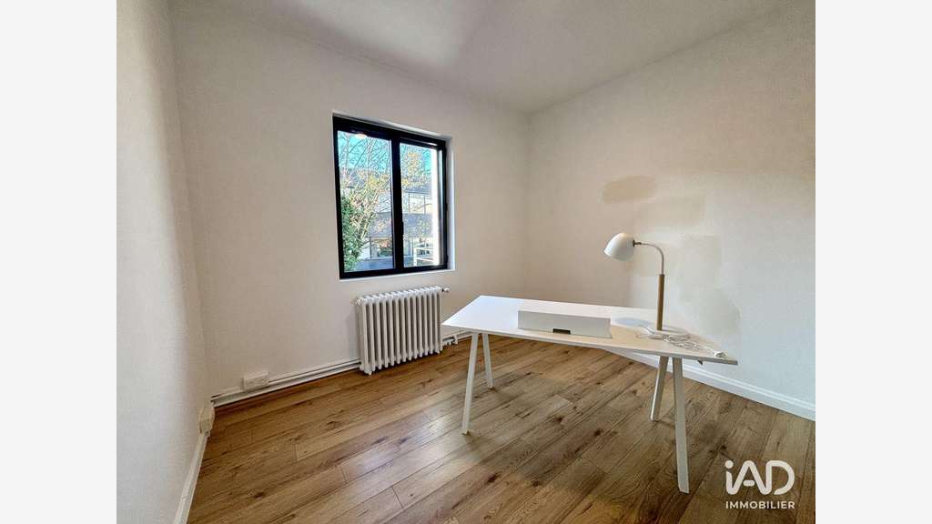 Bureau à Champagne-Au-Mont-d'Or