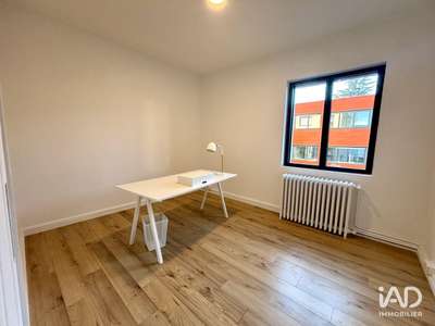 Bureau à Champagne-Au-Mont-d'Or