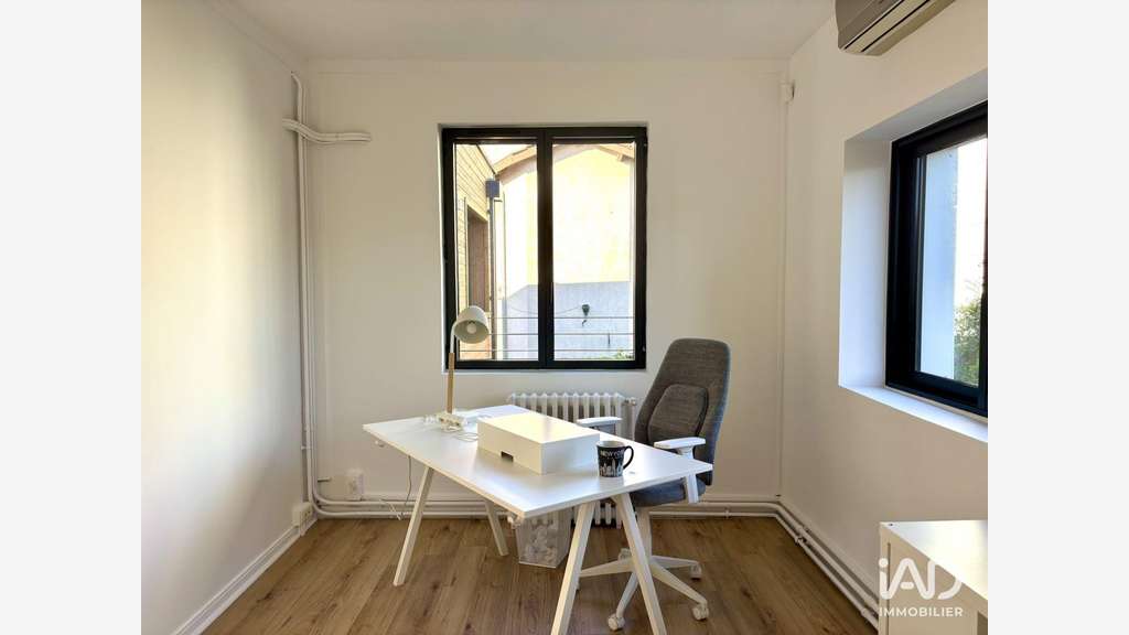 Bureau à Champagne-Au-Mont-d'Or