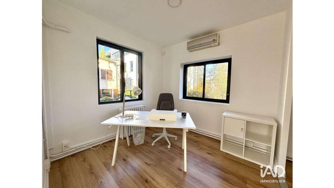 Bureau à Champagne-Au-Mont-d'Or