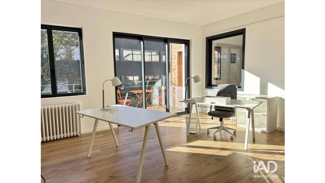 Bureau à Champagne-Au-Mont-d'Or