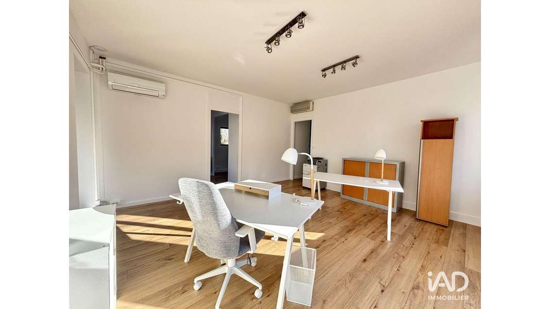 Bureau à Champagne-Au-Mont-d'Or