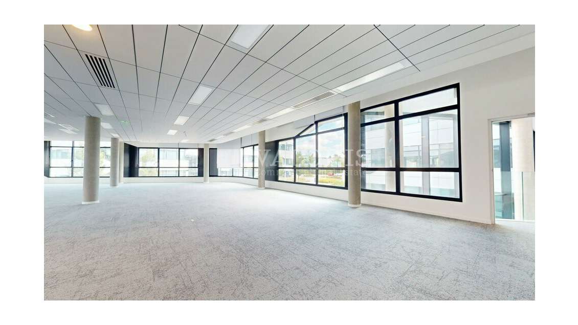 CHAMPAGNE AU MONT D'OR - BUREAUX à louer