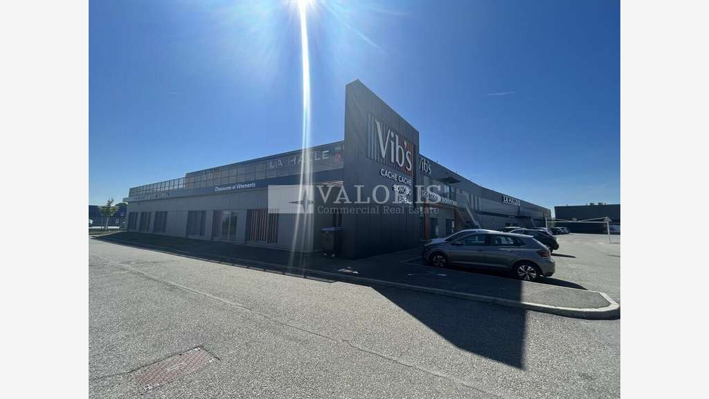 Bureaux 2000m² à louer à Champagne-au-Mont-d'Or