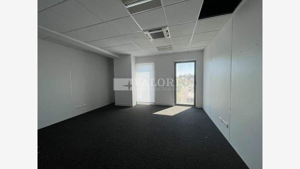 Bureaux 2000m² à louer à Champagne-au-Mont-d'Or