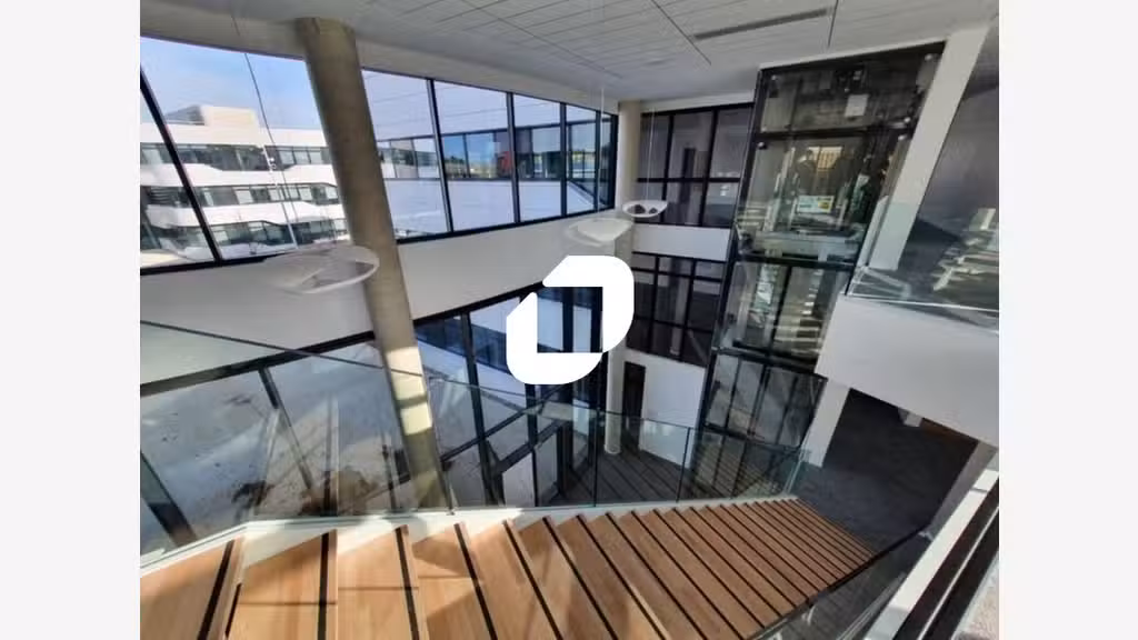 A louer Bureaux 2210m² Champagne au mont d'or