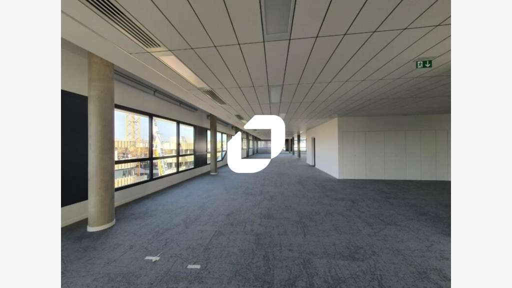 A louer Bureaux 2210m² Champagne au mont d'or