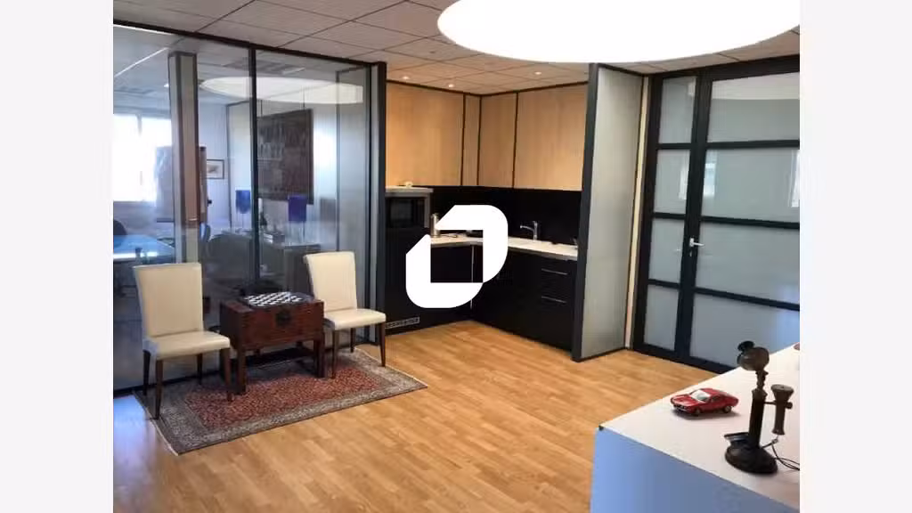 A louer Bureaux 261m² Champagne au mont d'or