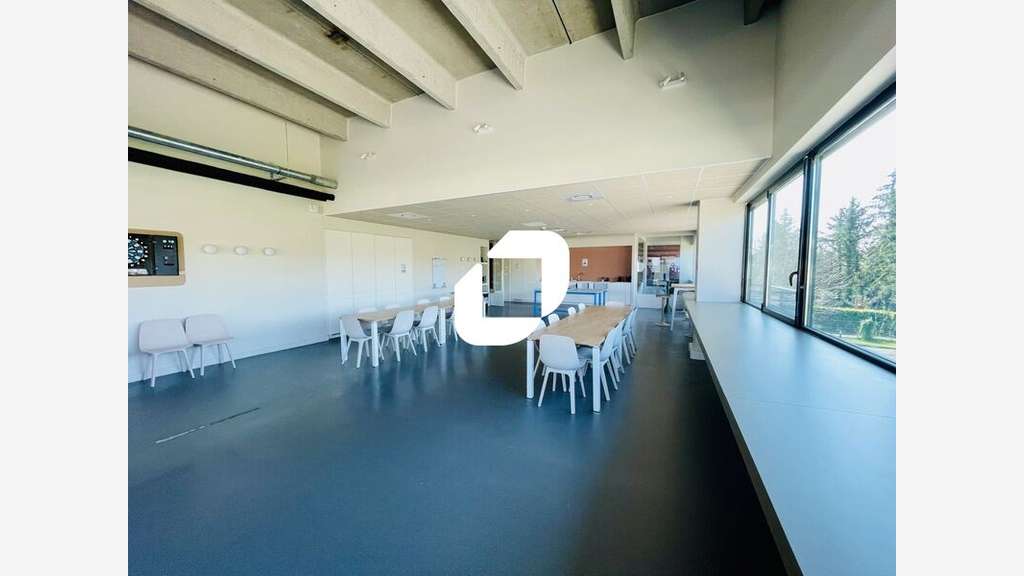 A louer Bureaux 324m² Champagne au mont d'or