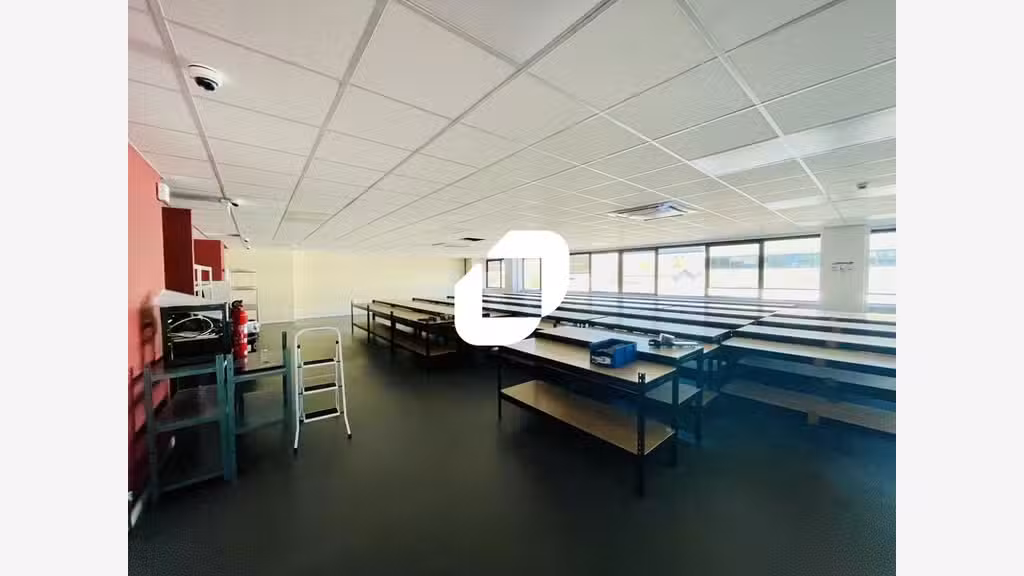 A louer Bureaux 324m² Champagne au mont d'or