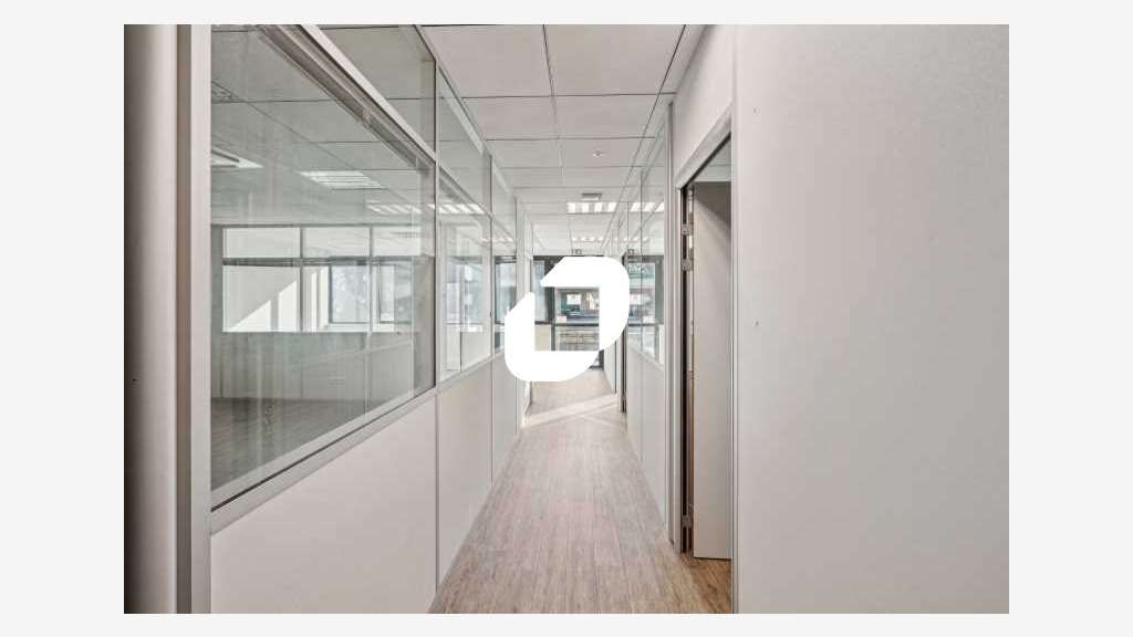 A louer Bureaux 324m² Champagne au mont d'or