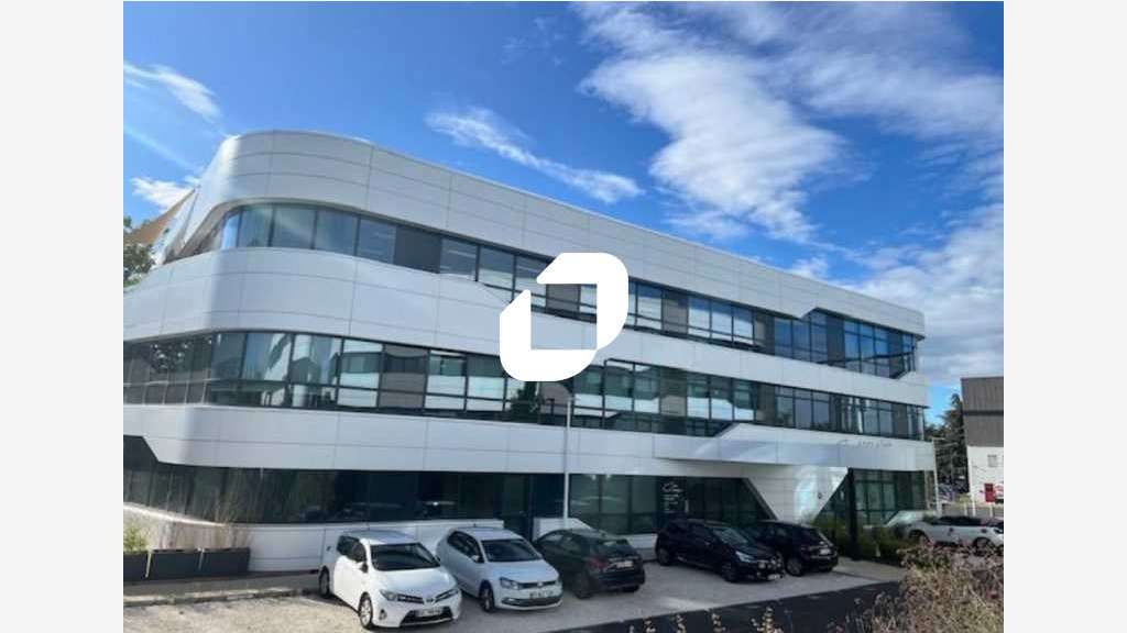 A louer Bureaux 243m² Champagne au mont d'or
