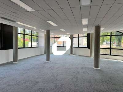 A louer Bureaux 243m² Champagne au mont d'or