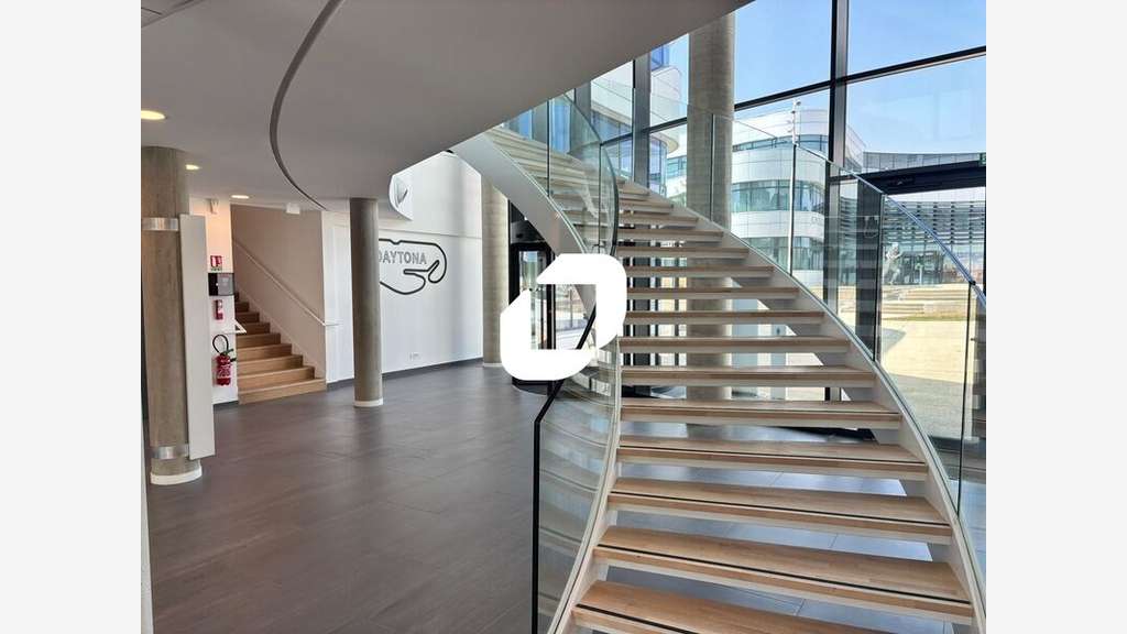 A louer Bureaux 243m² Champagne au mont d'or