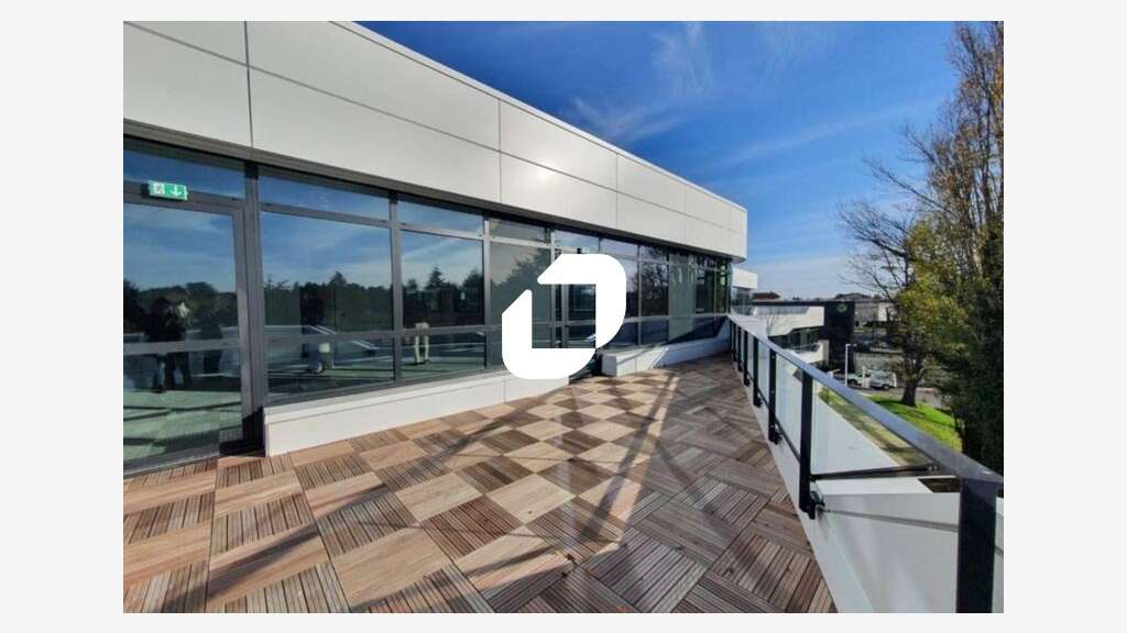 A louer Bureaux 2210m² Champagne au mont d'or