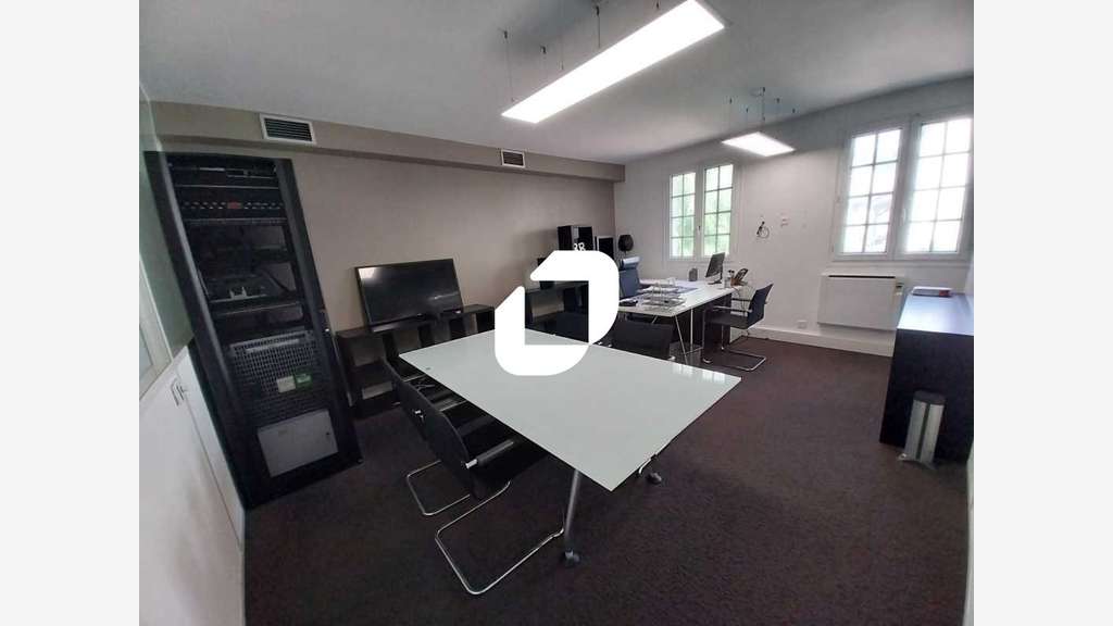 A louer Bureaux 105m² Champagne sur oise