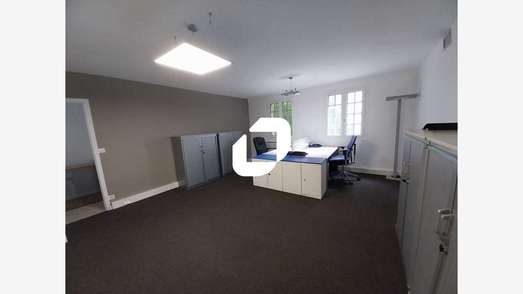A louer Bureaux 105m² Champagne sur oise