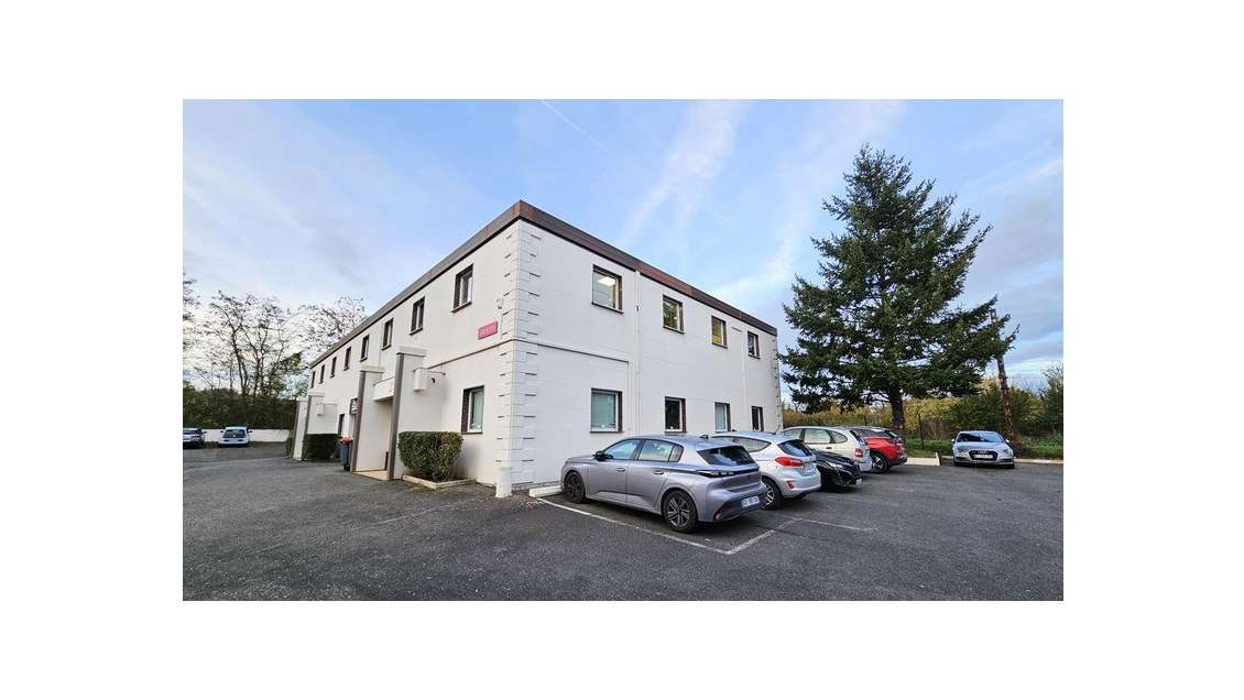 Bureau de 54.38m² à louer à Champlan