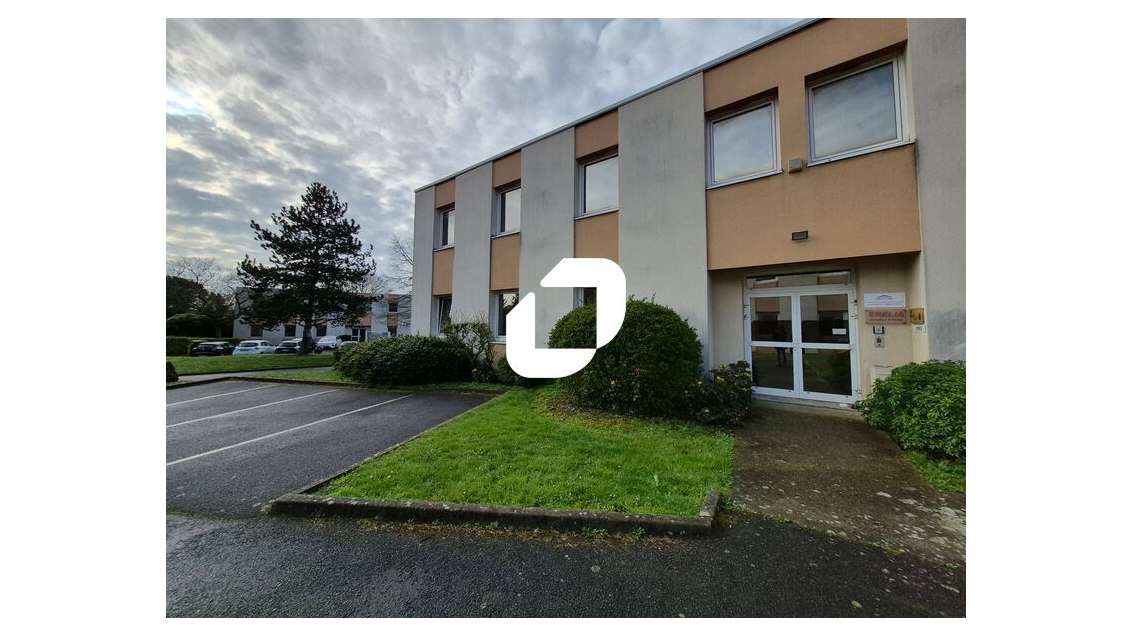 A louer Bureaux 301m² Champlan