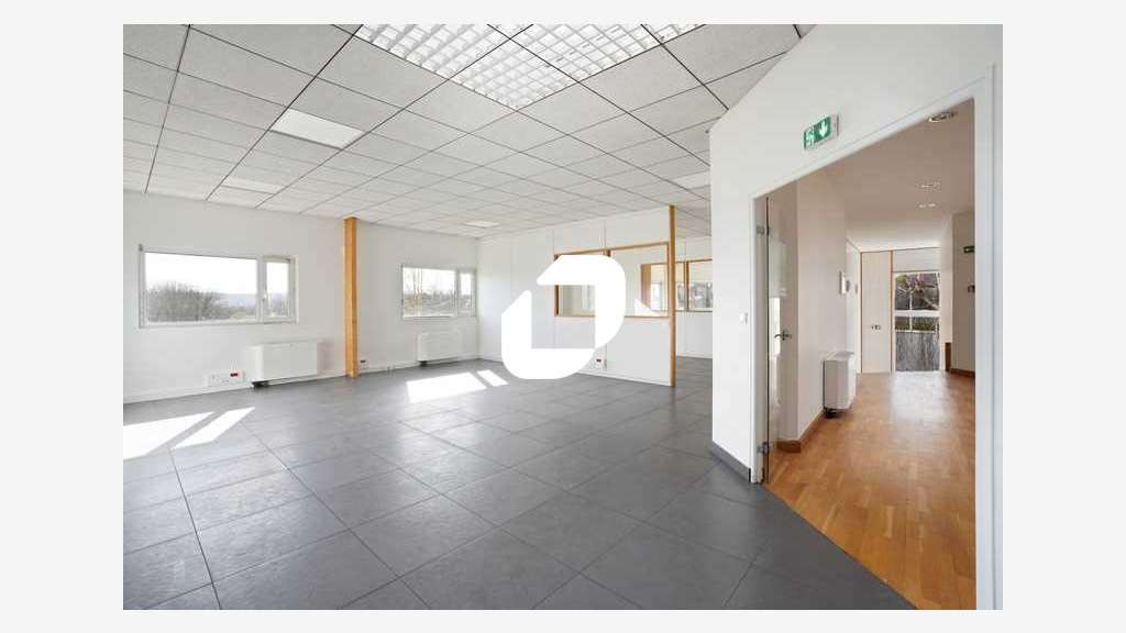 A louer Bureaux 580m² Champlan