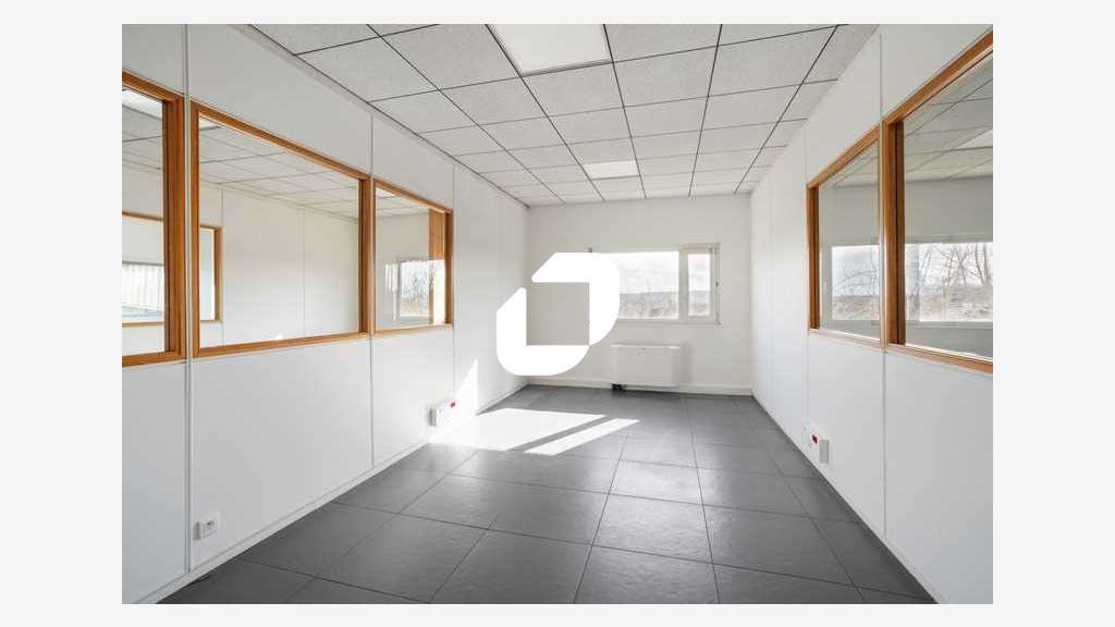 A louer Bureaux 580m² Champlan