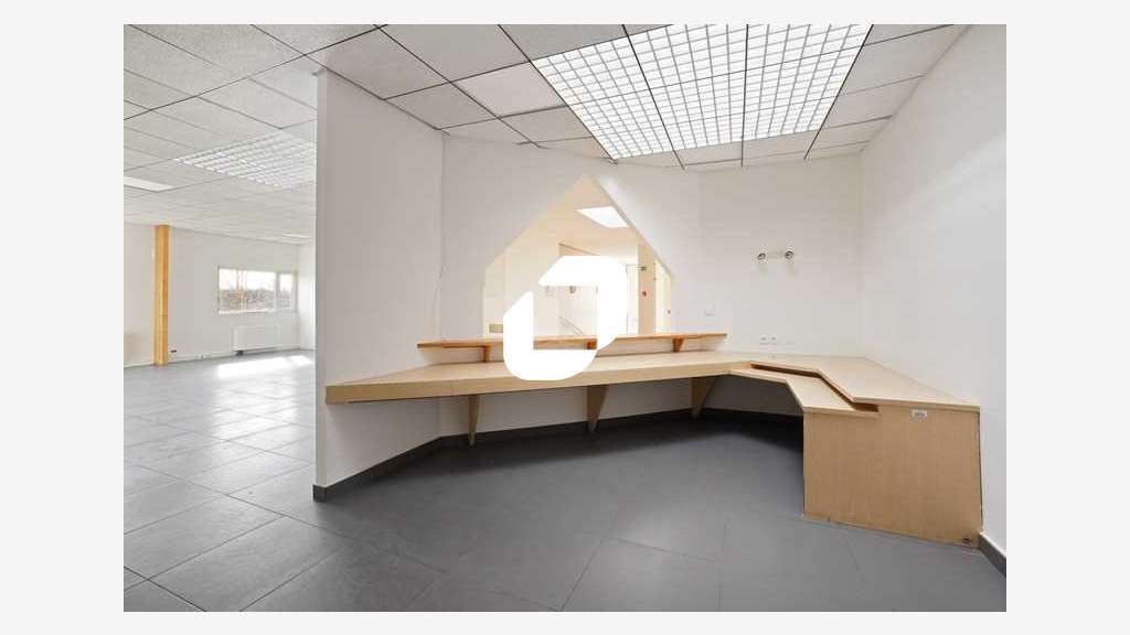 A louer Bureaux 580m² Champlan