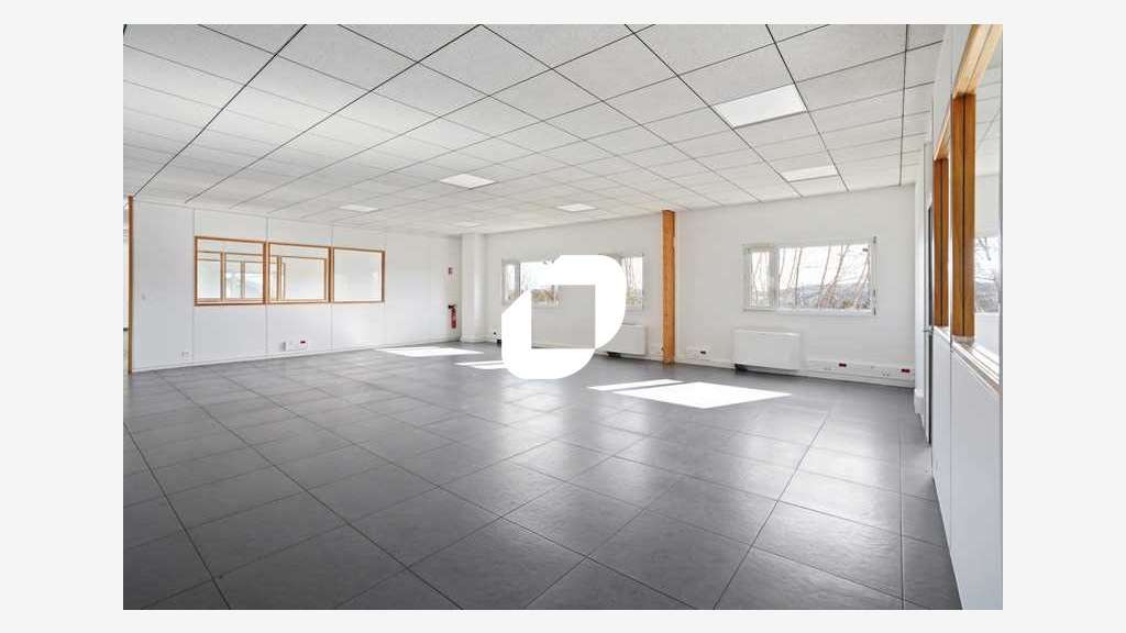 A louer Bureaux 580m² Champlan