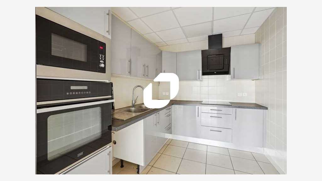 A louer Bureaux 580m² Champlan