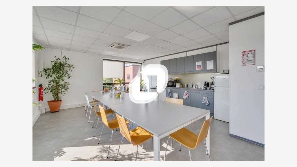 A louer Bureaux 611m² Champs sur marne