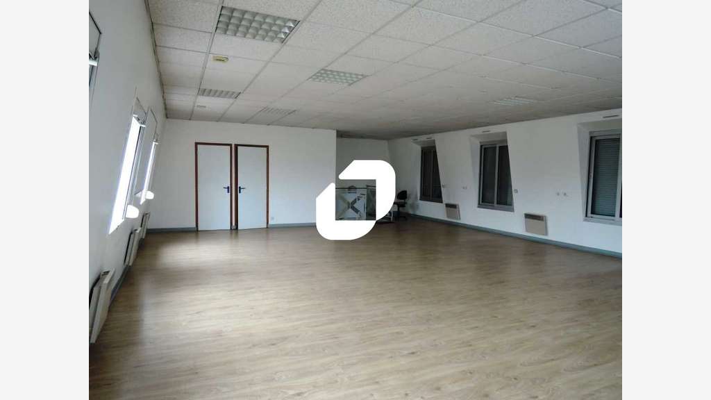 A louer Bureaux 92m² Champs sur marne