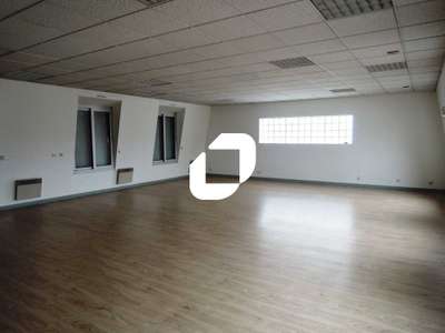 A louer Bureaux 92m² Champs sur marne