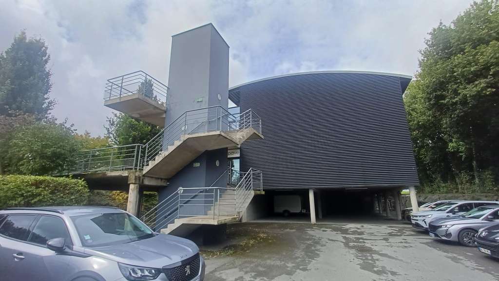 A louer bureaux 351m² divisibles agglo Laval