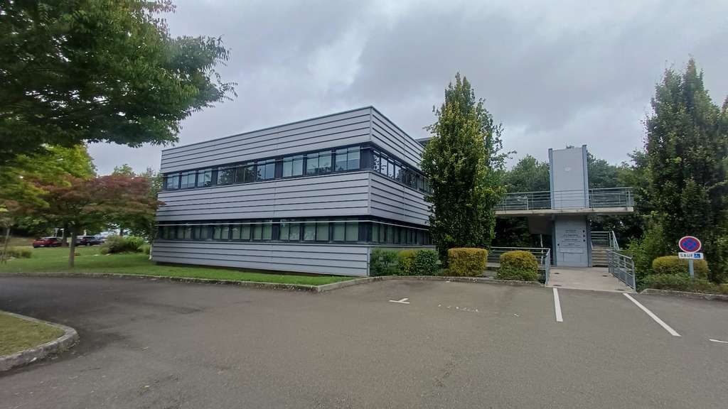 A louer bureaux 351m² divisibles agglo Laval