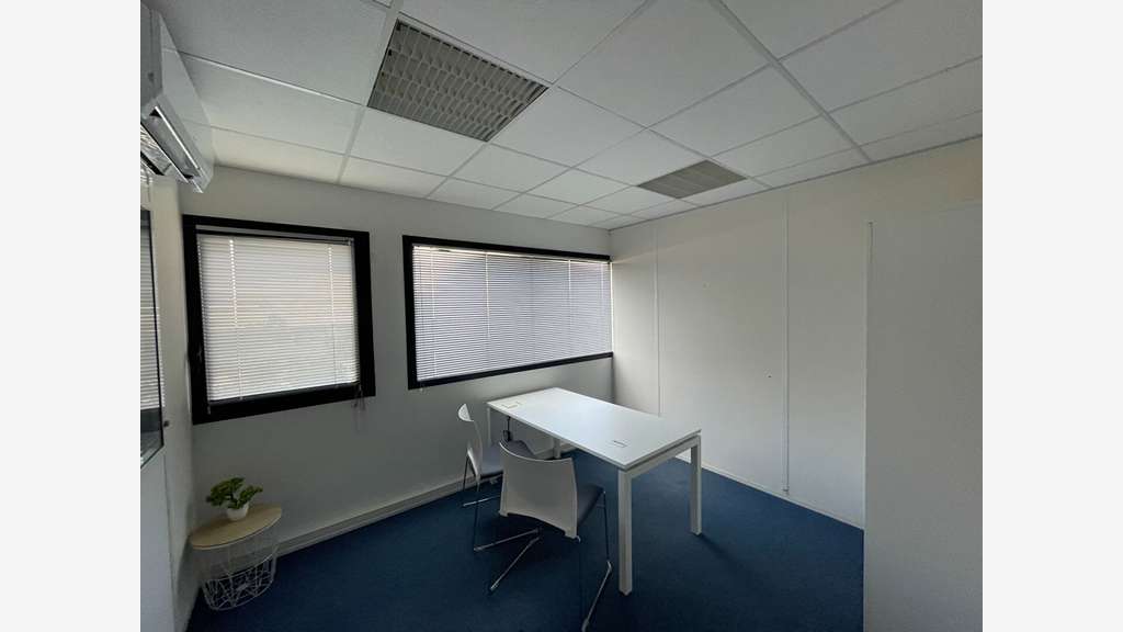 A louer plateau de bureaux 47m² R+1 à Changé
