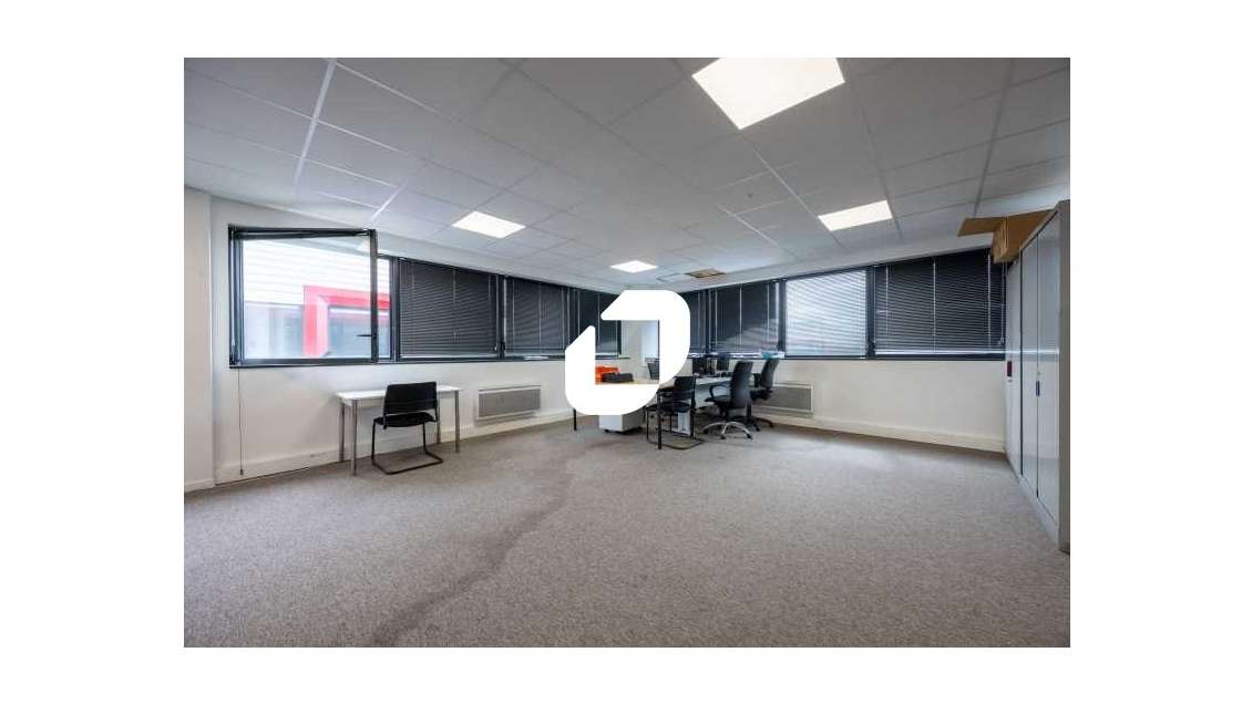 A louer Bureaux 300m² Chanteloup en brie