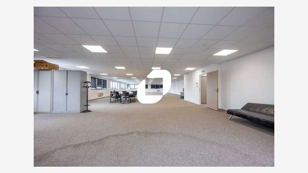 A louer Bureaux 300m² Chanteloup en brie