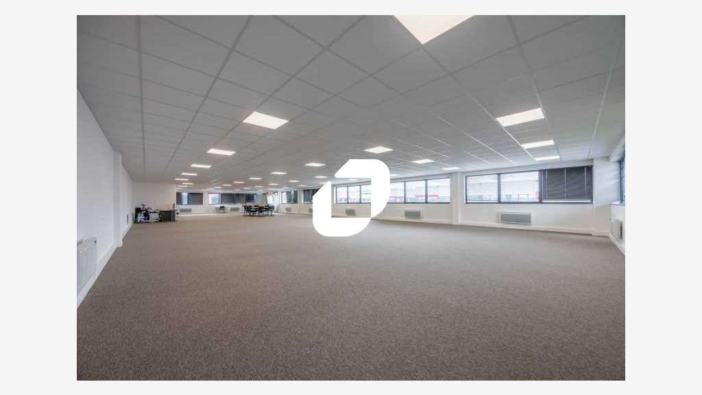 A louer Bureaux 300m² Chanteloup en brie