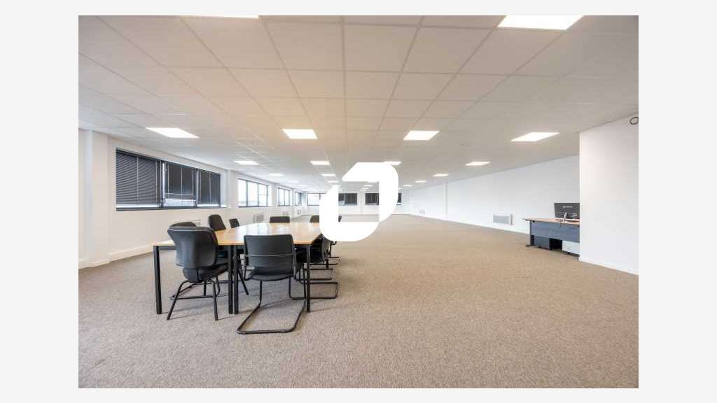 A louer Bureaux 300m² Chanteloup en brie