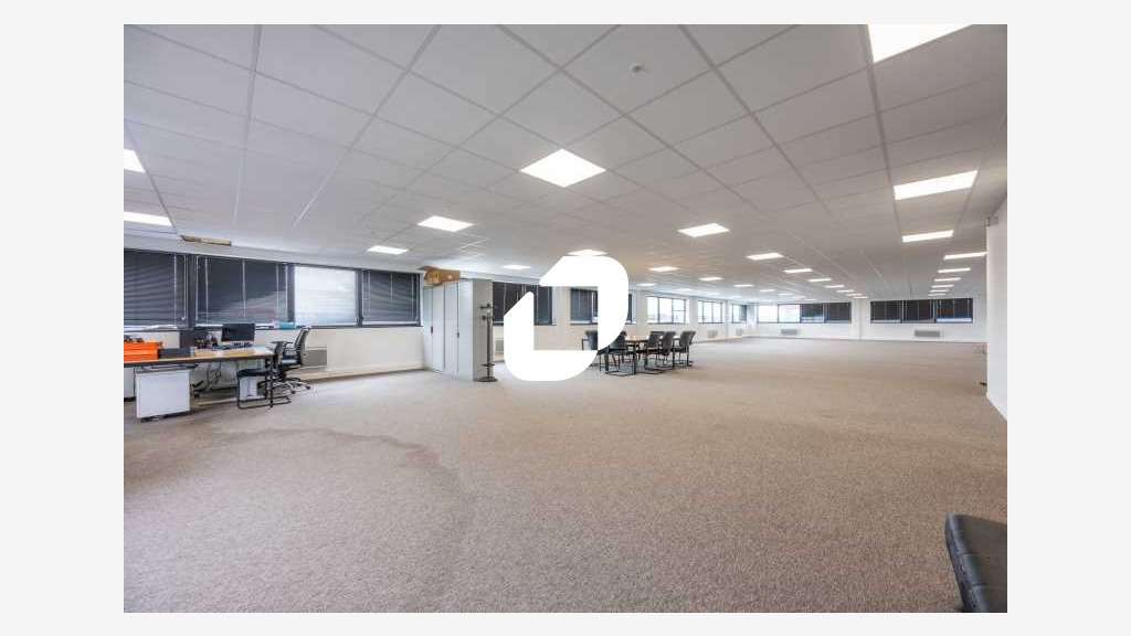 A louer Bureaux 300m² Chanteloup en brie