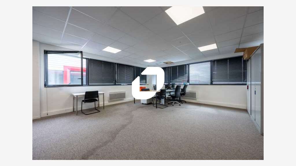 A louer Bureaux 300m² Chanteloup en brie