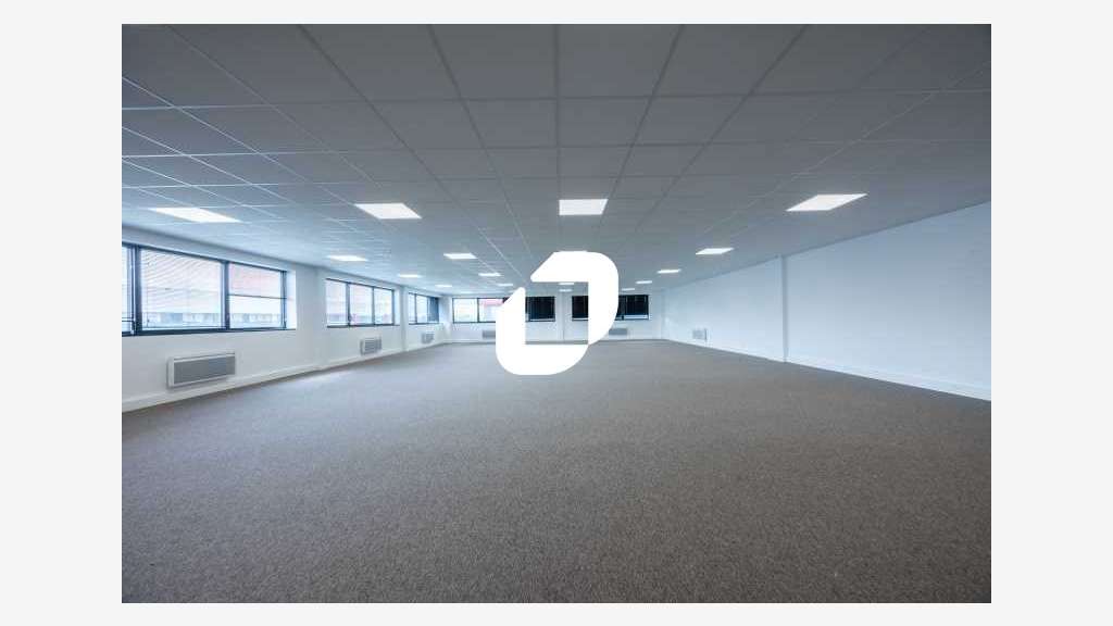 A louer Bureaux 300m² Chanteloup en brie