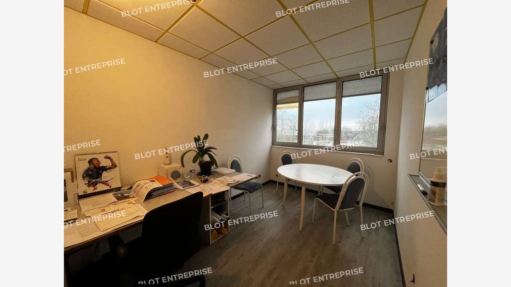 A louer bureaux 48m² R+2 à Chantepie  