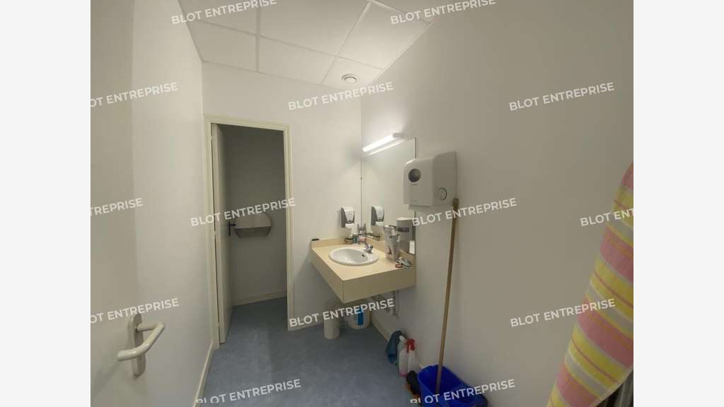 A louer bureaux 57m² R+1 à Rennes ZI Sud Est