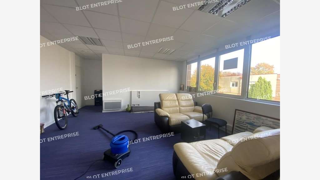 A louer bureaux 118m² R+1 à Rennes ZI Sud Est