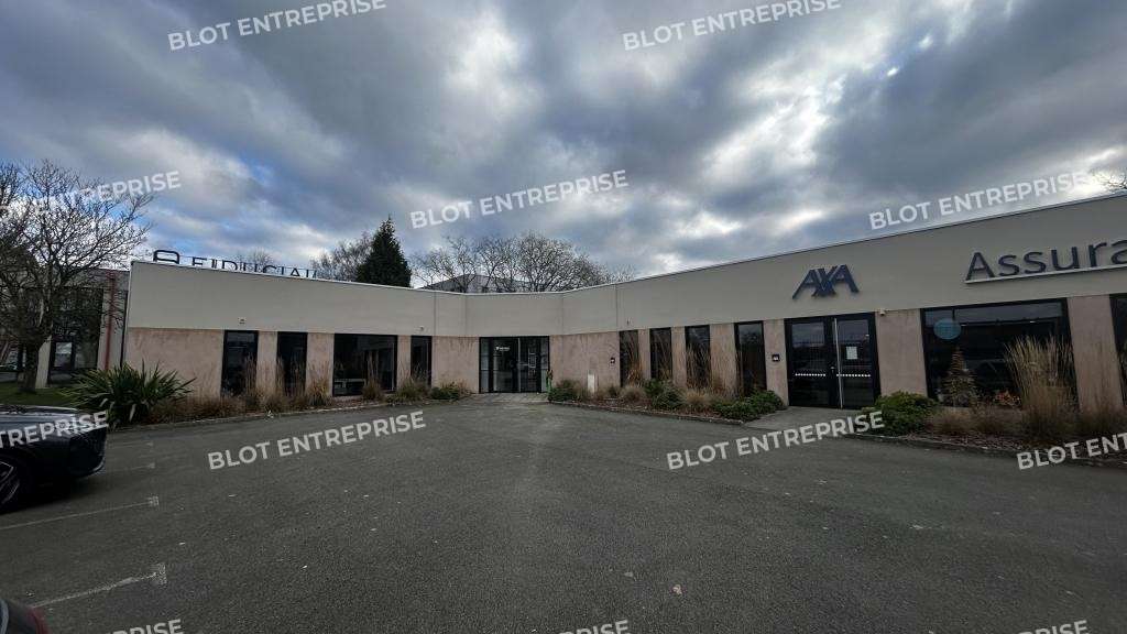 A louer bureaux de 295m² en RDC à Chantepie 