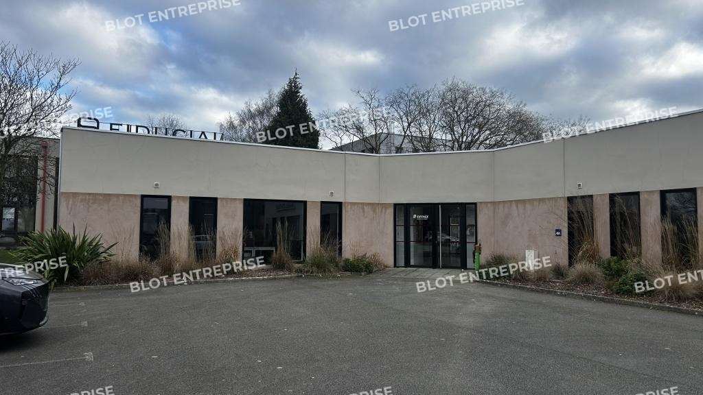A louer bureaux de 295m² en RDC à Chantepie 