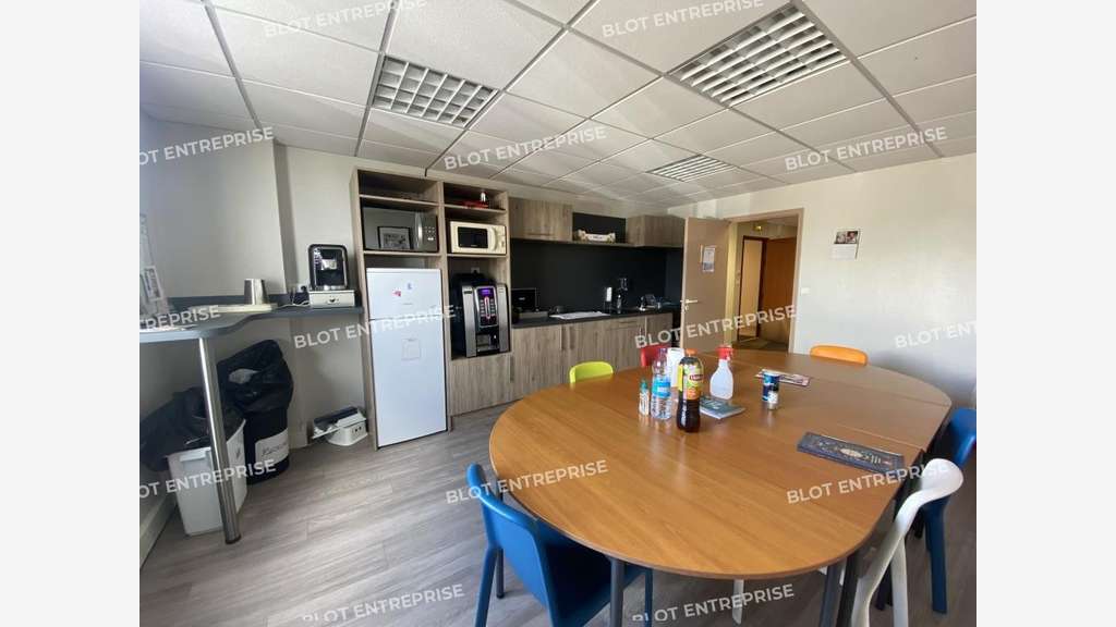 A louer bureaux 300m² R+1 à Rennes Sud Est