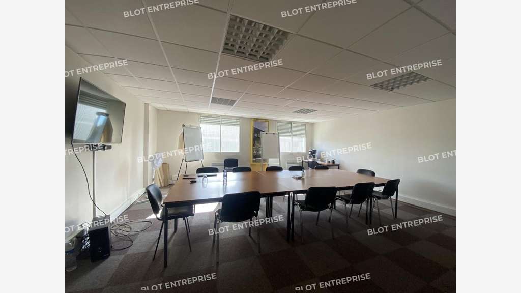 A louer bureaux 300m² R+1 à Rennes Sud Est