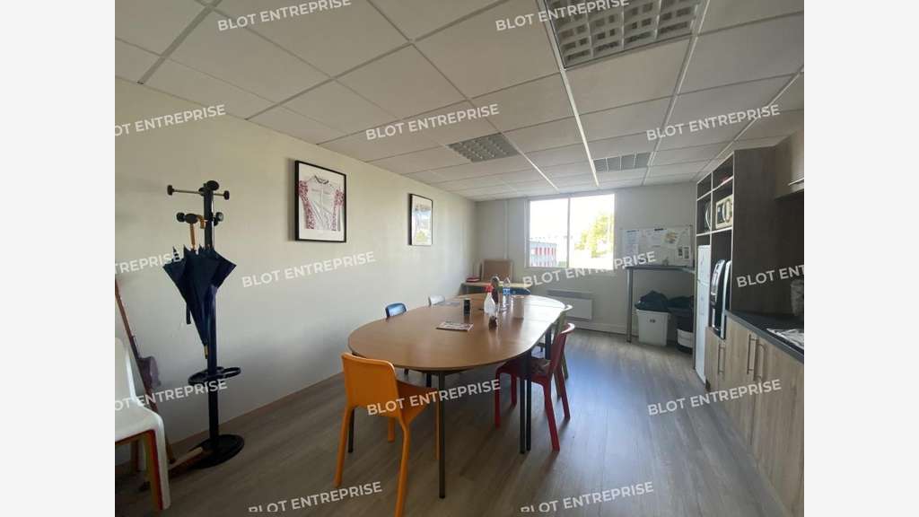 A louer bureaux 300m² R+1 à Rennes Sud Est